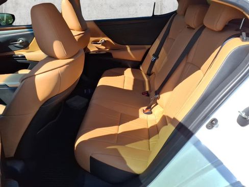 Used 2023 Lexus ES 350 w/ Accessory Package (Z1) FWD image 8