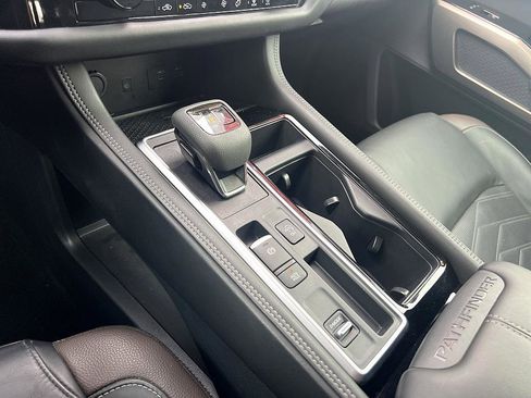 Certified 2024 Nissan Pathfinder Platinum w/ Black Appearance Package image 26