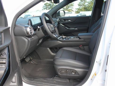 New 2026 Chevrolet Equinox LT w/ Convenience Package II image 11