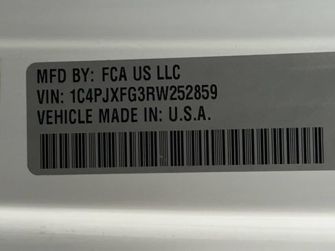 Used 2024 Jeep Wrangler Unlimited Rubicon AWD/4WD image 75
