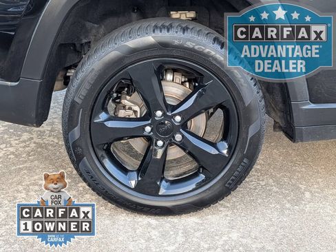 Used 2023 Jeep Grand Cherokee Limited w/ Luxury Tech Group II AWD/4WD image 4