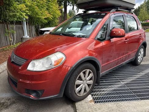 Used 2011 Suzuki SX4 AWD Hatchback image 2