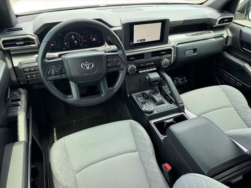 Used 2025 Toyota Tacoma SR5 AWD/4WD image 14