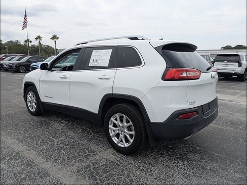 Used 2016 Jeep Cherokee Latitude w/ Safety/Convenience Group FWD image 5
