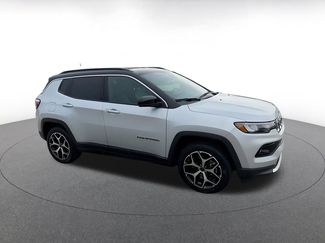 Used 2025 Jeep Compass Limited video 2