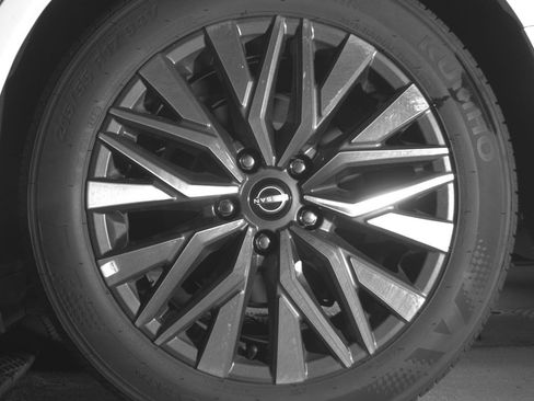 Used 2025 Nissan Altima 2.5 SV FWD image 17