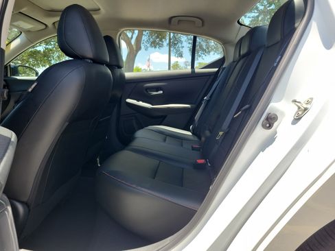 Used 2025 Nissan Sentra SR w/ SR Premium Package FWD image 8