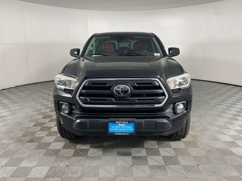 Used 2018 Toyota Tacoma SR5 RWD image 17