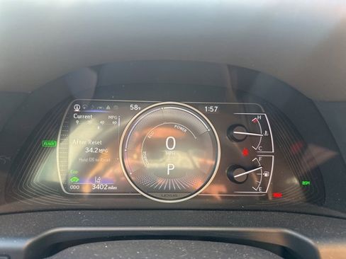 Used 2025 Lexus ES 300h w/ Luxury Package image 13