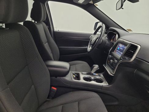 Used 2019 Jeep Grand Cherokee Laredo AWD/4WD image 21