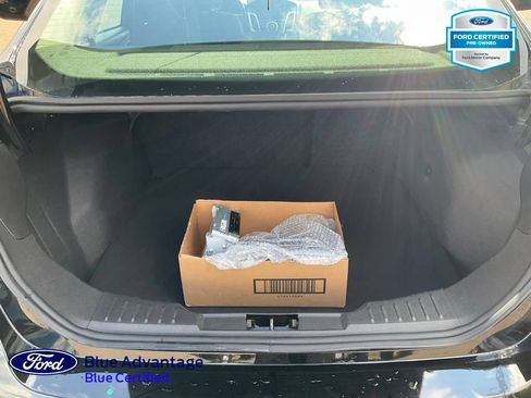 Used 2017 Ford Focus SE w/ Cold Weather Package FWD image 20