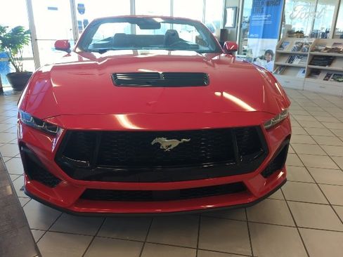 Used 2025 Ford Mustang GT Premium image 2