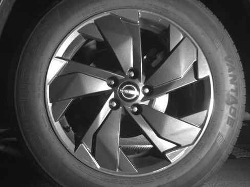 Used 2025 Nissan Rogue SV image 14