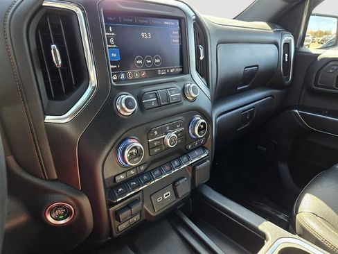 Used 2022 GMC Sierra 1500 AT4 w/ AT4 Premium Package image 2
