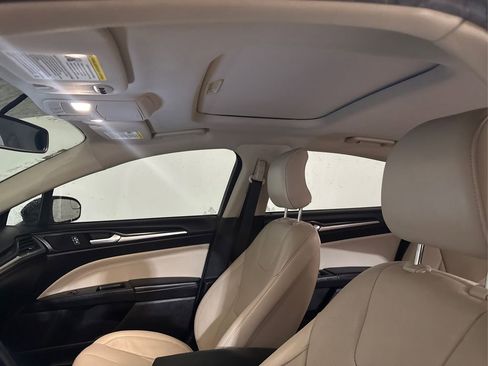 Used 2018 Ford Fusion Titanium image 23