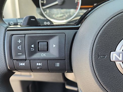 Used 2023 Nissan Rogue SV AWD/4WD image 20