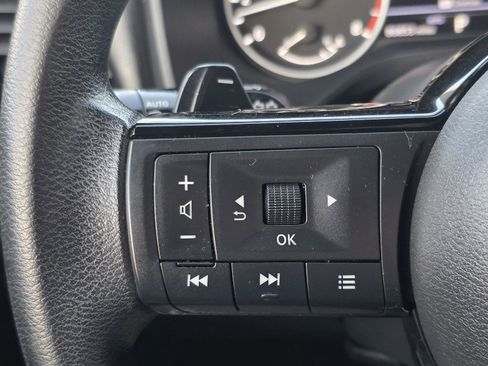 Used 2022 Nissan Rogue SV image 12