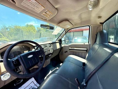 Used 2009 Ford F550 2WD Regular Cab Super Duty image 13