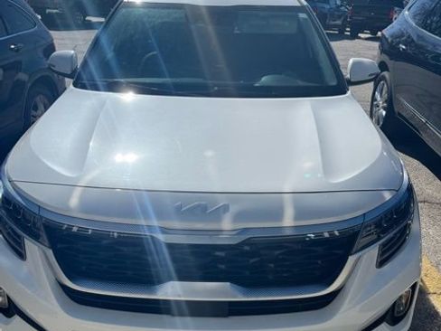 Used 2023 Kia Seltos SX w/ SX Sunroof Package image 6