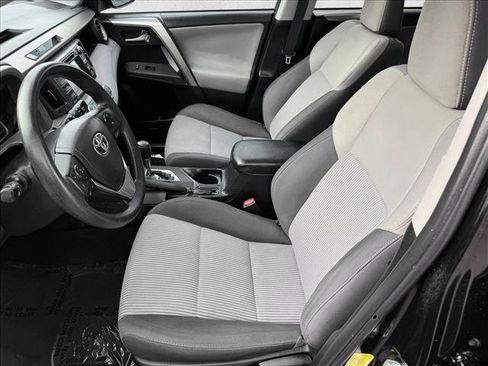 Used 2014 Toyota RAV4 XLE AWD/4WD image 10
