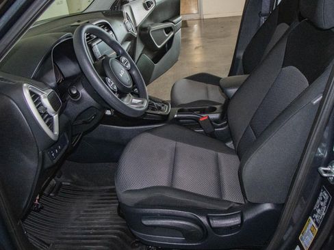 Used 2024 Kia Soul LX w/ Option Group 015 image 7