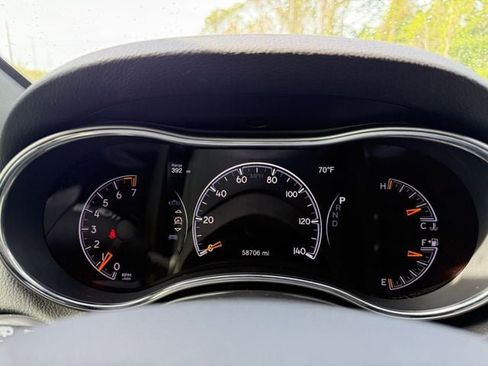 Used 2020 Jeep Grand Cherokee Altitude image 11