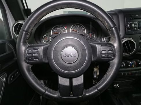 Used 2018 Jeep Wrangler Sahara w/ Connectivity Group AWD/4WD image 22