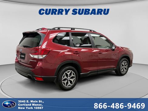 Used 2023 Subaru Forester Premium AWD/4WD image 5