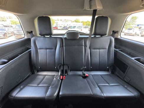 Used 2024 Ford Expedition XLT AWD/4WD image 32