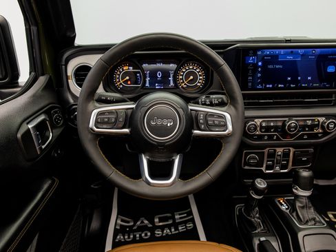 Used 2024 Jeep Wrangler Unlimited Sahara AWD/4WD image 39