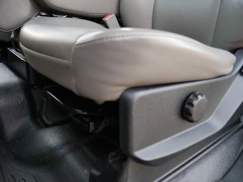 Used 2017 Ford F550 4x4 Crew Cab Super Duty image 12