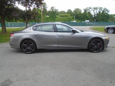 Used 2021 Maserati Quattroporte S image 9