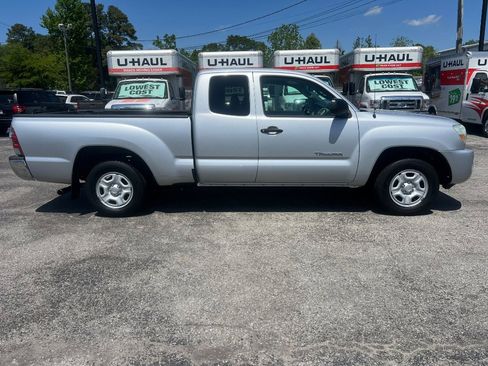 Used 2009 Toyota Tacoma w/ SR5 Package RWD image 2