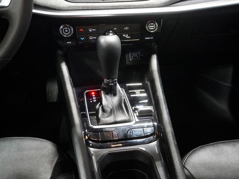 Used 2023 Jeep Compass Latitude image 11