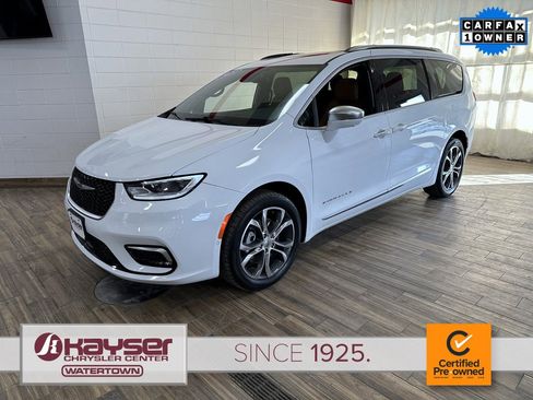 Certified 2021 Chrysler Pacifica Pinnacle image 1