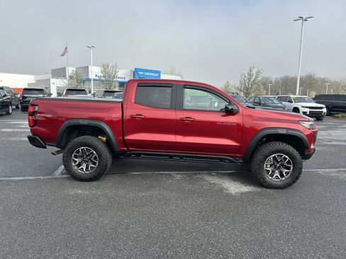 Used 2024 Chevrolet Colorado ZR2 w/ ZR2 Convenience Package III image 8