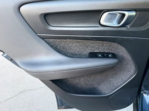 Used 2022 Volvo XC40 P8 Recharge Plus AWD/4WD image 17
