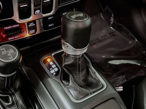 Used 2025 Jeep Wrangler Unlimited Rubicon 4xe w/ Safety Group AWD/4WD image 24