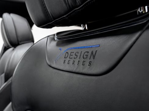 Used 2020 Bentley Bentayga Design Series image 8