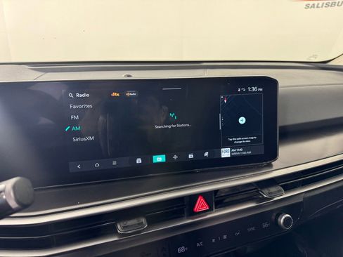 Used 2024 Kia Sorento S w/ Panoramic Sunroof Package image 17