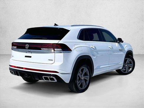 Used 2024 Volkswagen Atlas Cross Sport SEL R-Line image 2