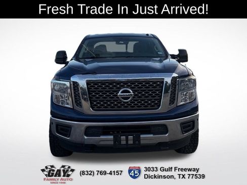Used 2018 Nissan Titan SV w/ SV Convenience Package AWD/4WD image 2