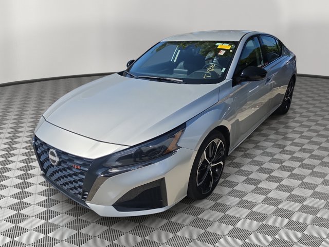 Used 2025 Nissan Altima 2.5 SR FWD image 3