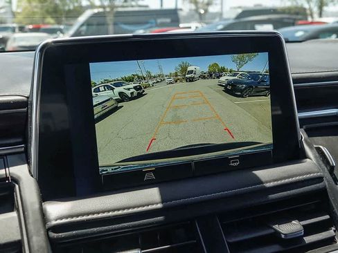 Used 2022 Chevrolet Suburban LT RWD image 22