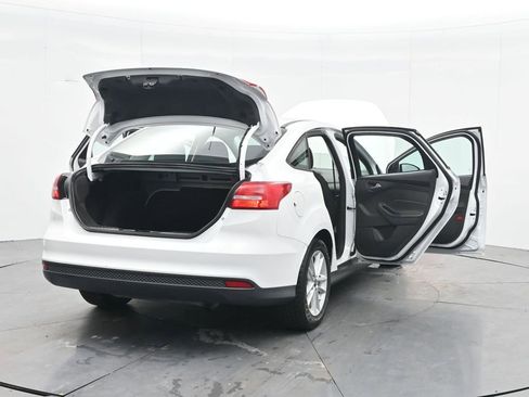 Used 2016 Ford Focus SE image 45