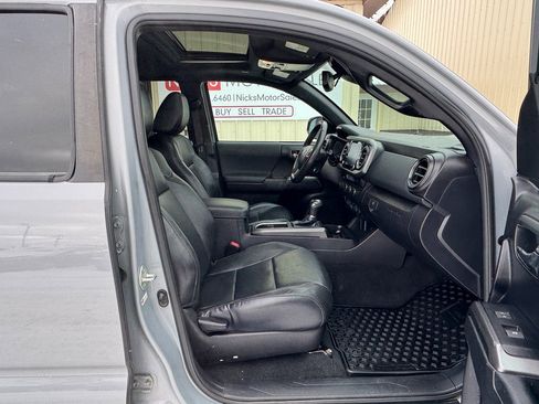 Used 2021 Toyota Tacoma TRD Sport image 40