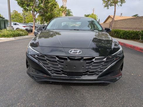 Certified 2022 Hyundai Elantra Limited FWD image 3