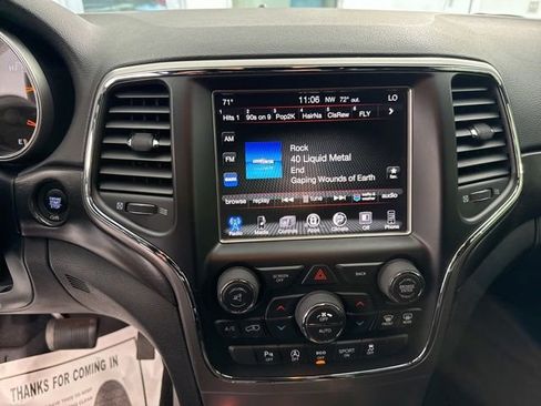 Used 2017 Jeep Grand Cherokee Altitude AWD/4WD image 23