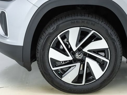 New 2026 Volkswagen Atlas SE image 44