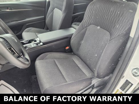 Used 2025 Toyota Camry SE image 22